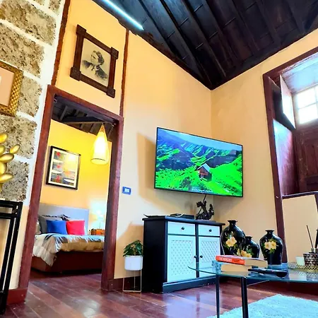 Charming House In With Comfort Дом отдыха Гарачико