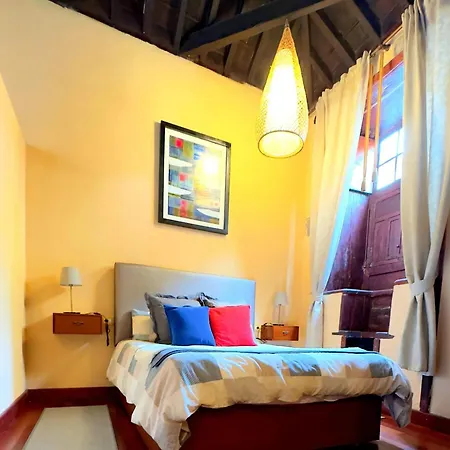 Charming House In With Comfort Гарачико