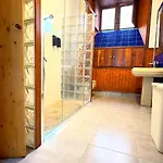Charming House In With Comfort Hébergement de vacances