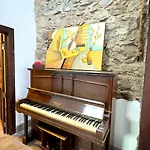 Charming House In With Comfort *